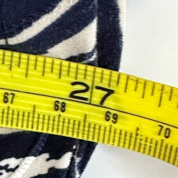 J M Collection sz lg top in navy with abstract white circles - Picture 8 of 14